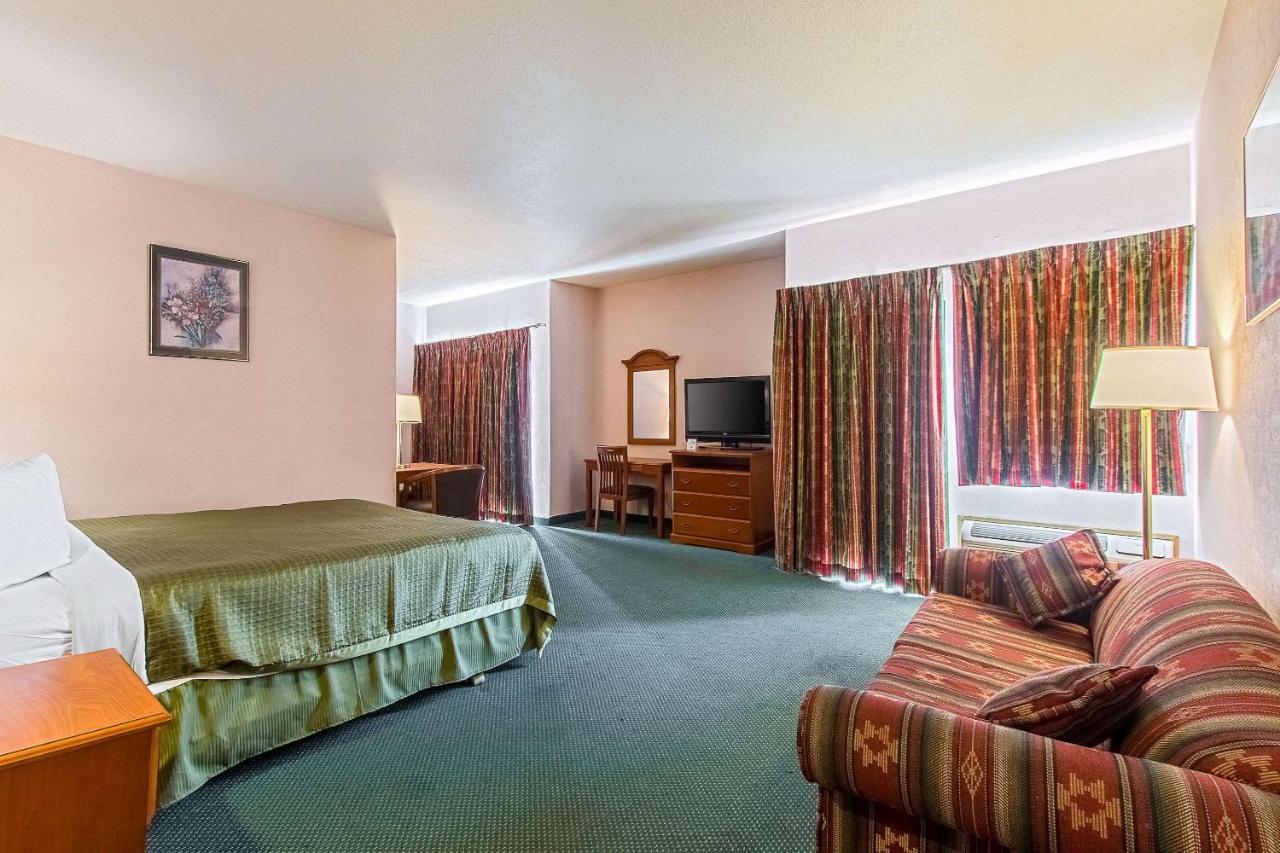 San Bernandino Inn & Suites San Bernardino Ngoại thất bức ảnh